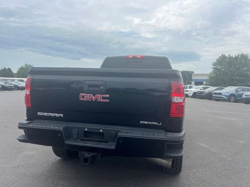 Used 2016 GMC Sierra 2500 Denali w/ Duramax Plus Package AWD/4WD image 13
