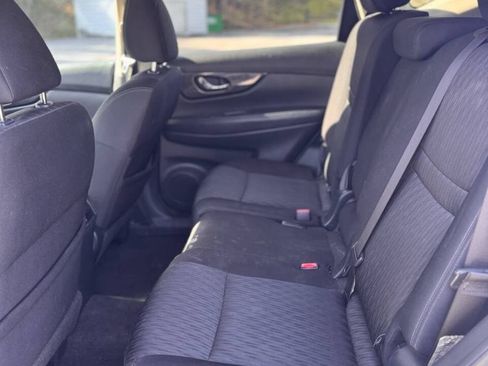 Used 2017 Nissan Rogue S w/ S Family Package FWD image 12