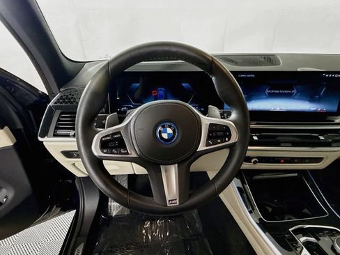 Used 2025 BMW X5 xDrive50e w/ M Sport Package AWD/4WD image 11