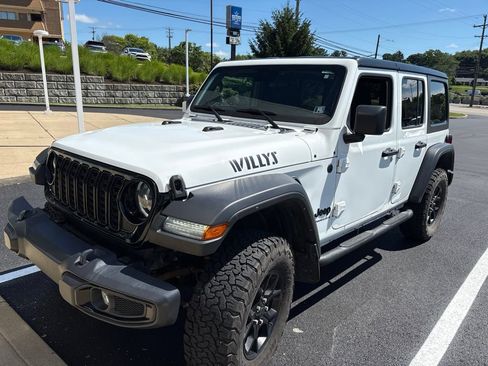 Used 2024 Jeep Wrangler Unlimited Sport AWD/4WD image 2