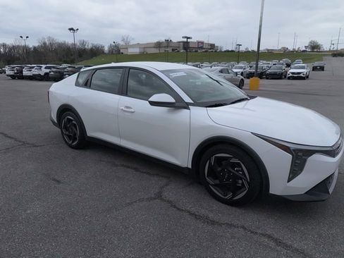 Used 2025 Kia K4 EX image 5