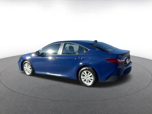 Used 2025 Toyota Camry LE image 7