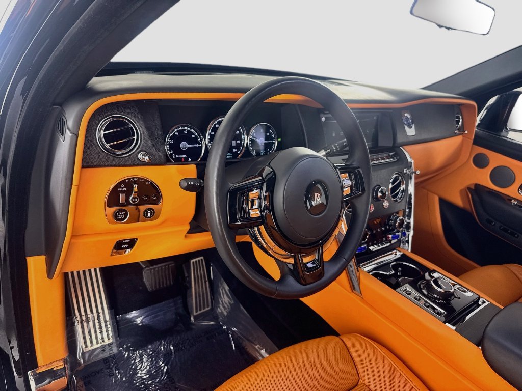 Used 2023 Rolls-Royce Cullinan AWD/4WD image 9