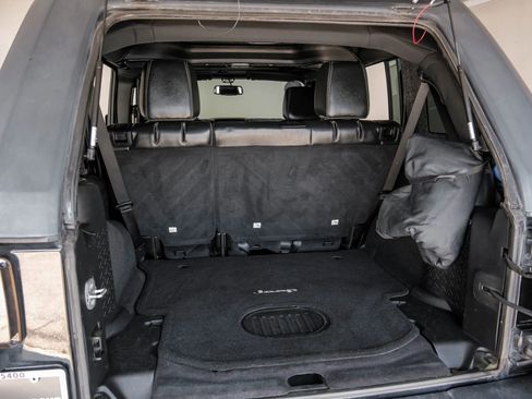 Used 2016 Jeep Wrangler Unlimited Rubicon image 50