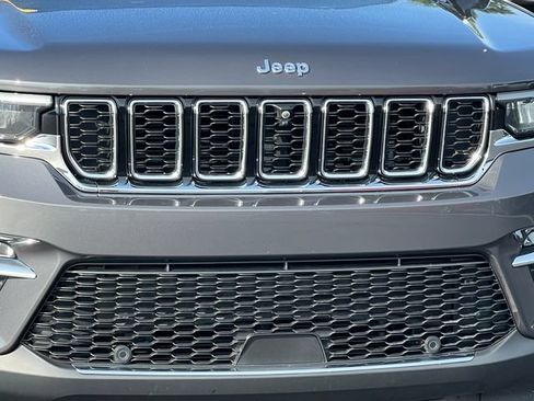 Used 2023 Jeep Grand Cherokee Limited w/ Luxury Tech Group II AWD/4WD image 49