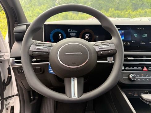 New 2026 Hyundai Santa Cruz SE FWD image 11