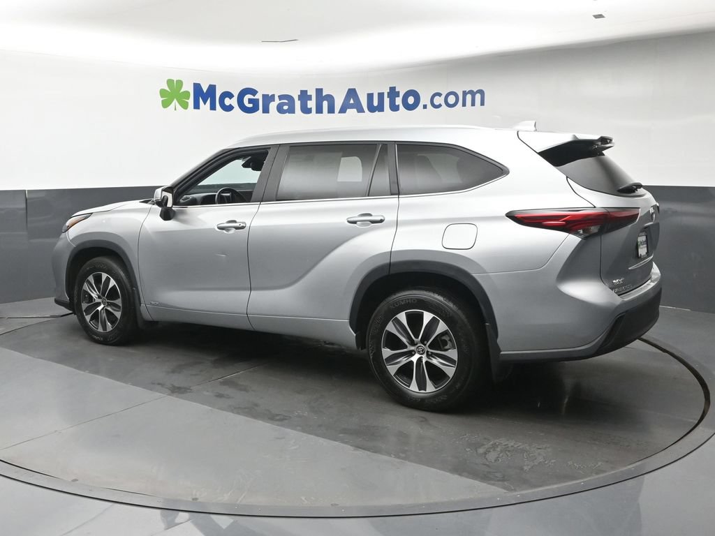 Used 2023 Toyota Highlander XLE AWD/4WD image 28
