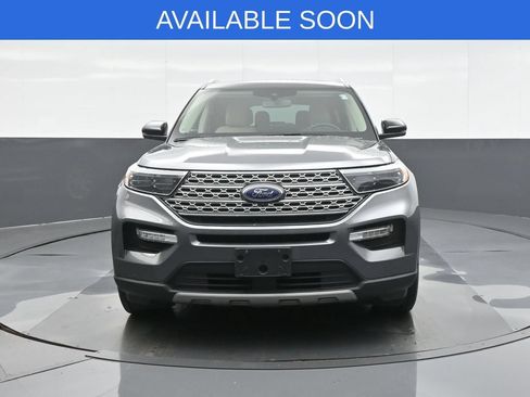 Used 2022 Ford Explorer Limited w/ Equipment Group 301A AWD/4WD image 2