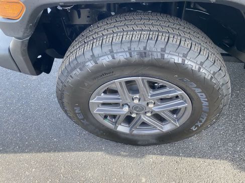 Used 2025 Jeep Wrangler Sport S image 10