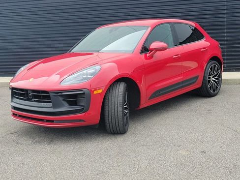 Certified 2024 Porsche Macan GTS AWD/4WD image 1