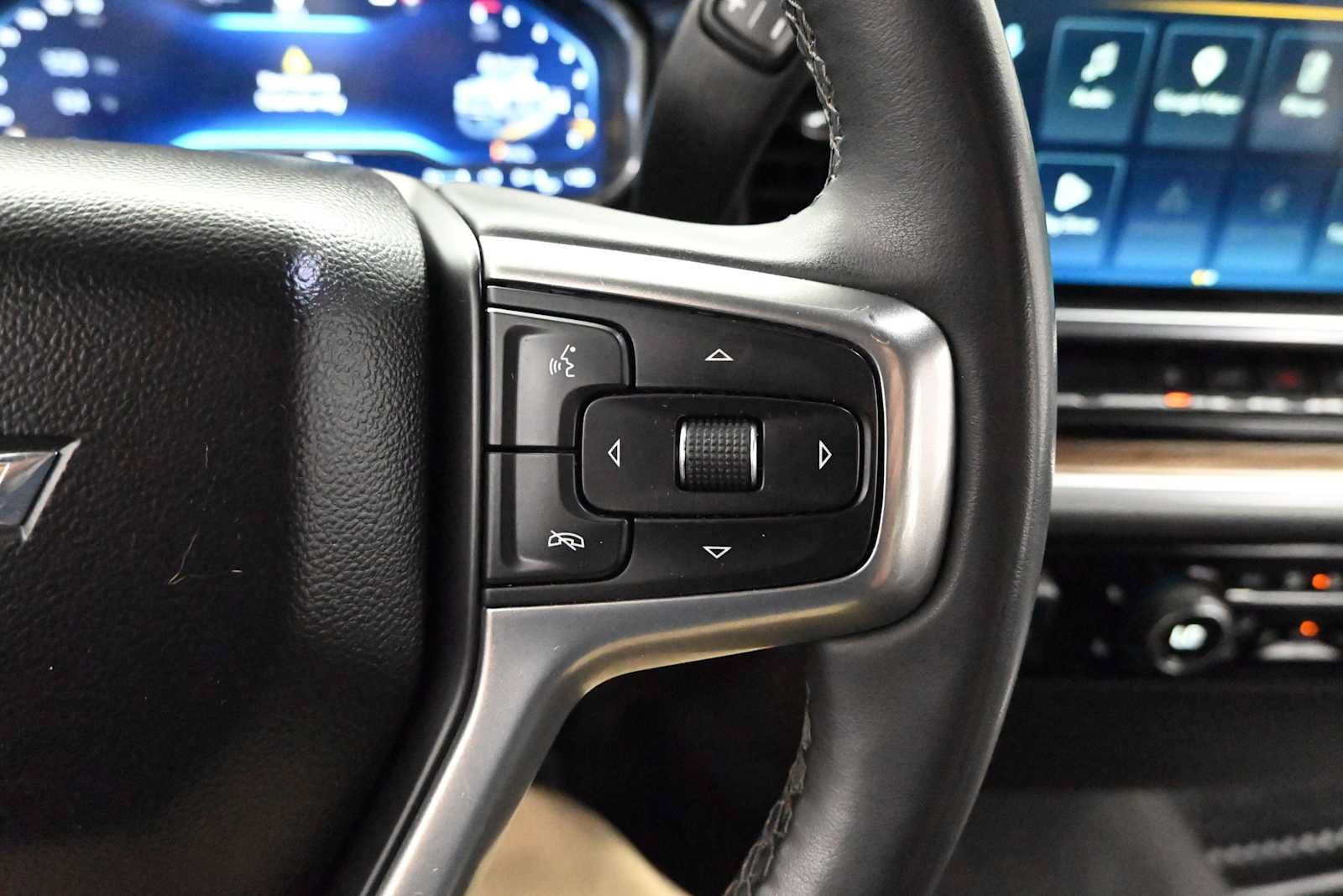 Used 2025 Chevrolet Silverado 2500 LT w/ Convenience Package AWD/4WD image 16