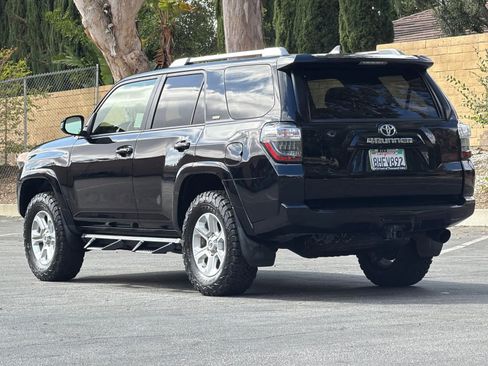 Used 2017 Toyota 4Runner SR5 RWD image 6