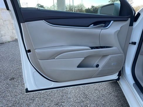 Used 2014 Cadillac XTS image 13