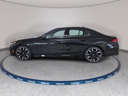 Used 2026 BMW 530i w/ M Sport Package RWD image 11