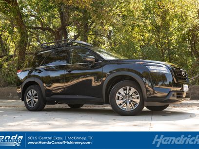 Used 2024 Nissan Pathfinder SV