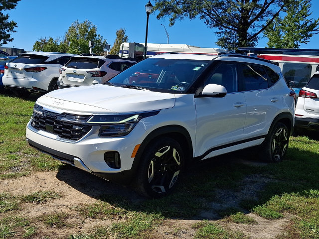 Certified 2024 Kia Seltos SX w/ SX Sunroof Package AWD/4WD image 3
