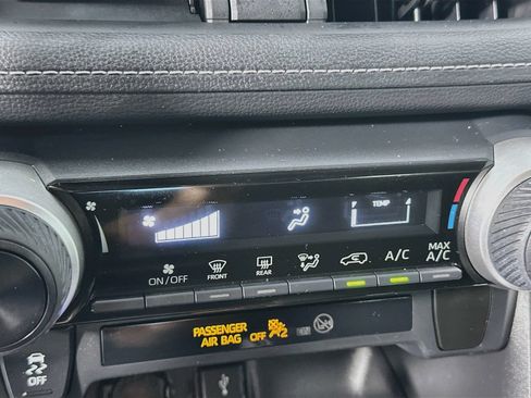Used 2021 Toyota RAV4 LE FWD image 15
