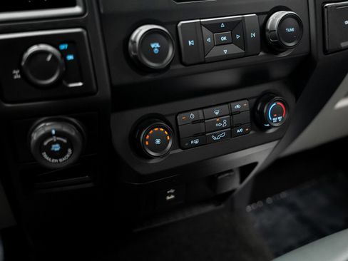 Used 2020 Ford F150 XL w/ Equipment Group 101A Mid RWD image 44