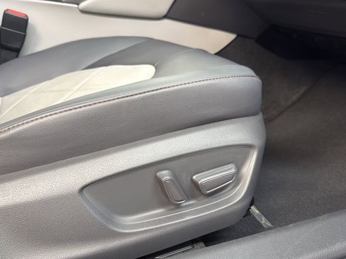 Used 2018 Toyota Camry XLE FWD image 24