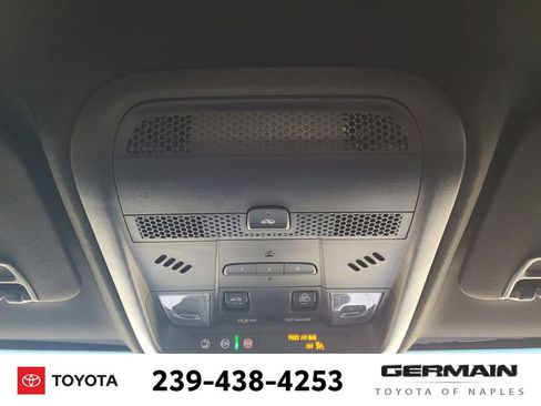 Used 2022 Cadillac XT5 Premium Luxury w/ Technology Package FWD image 35
