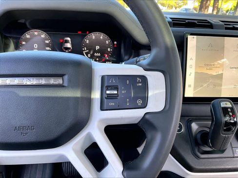 Used 2025 Land Rover Defender 110 S AWD/4WD image 21