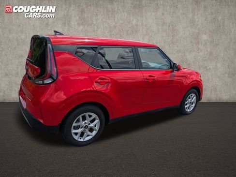 Used 2023 Kia Soul LX w/ LX Technology Package FWD image 8