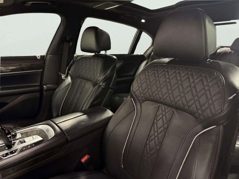 Used 2019 BMW 750i xDrive w/ Executive Package image 14