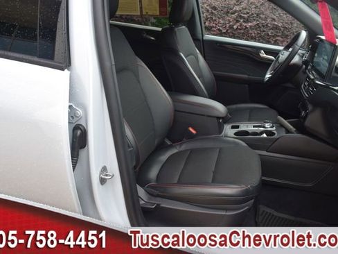Used 2025 Ford Escape ST-Line w/ Tech Pack #1 FWD image 22