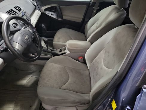Used 2011 Toyota RAV4 4WD image 17