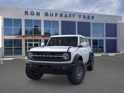 New 2025 Ford Bronco Outer Banks w/ Sasquatch Package image 3