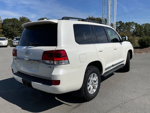 Used 2016 Toyota Land Cruiser image 4