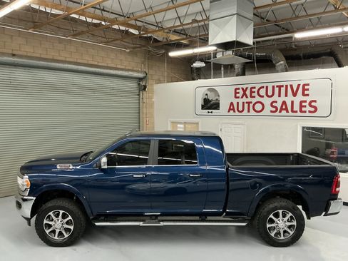 Used 2020 RAM 2500 Limited w/ Cold Weather Group image 9
