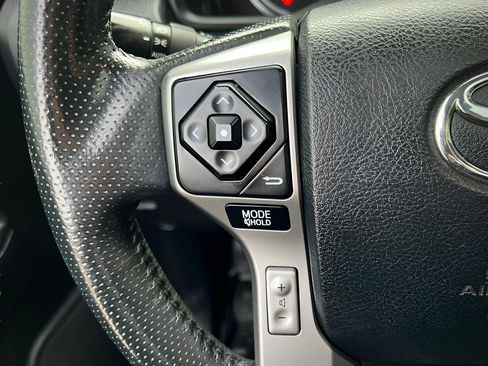 Used 2018 Toyota 4Runner Limited image 82