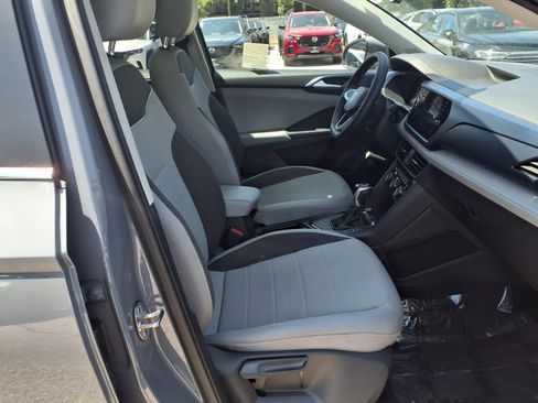 Used 2023 Volkswagen Taos SE w/ Panoramic Sunroof Package FWD image 25