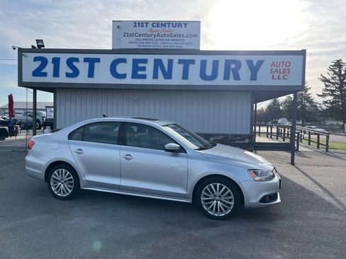 Used 2011 Volkswagen Jetta SEL image 1
