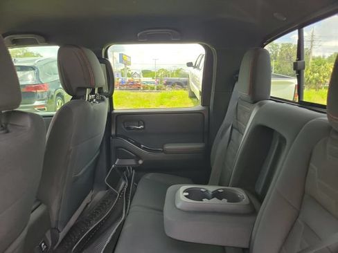 Used 2022 Nissan Frontier Pro-X RWD image 11