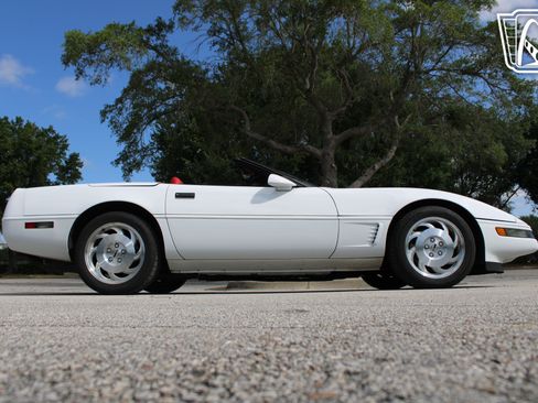 Used 1995 Chevrolet Corvette Convertible RWD image 23