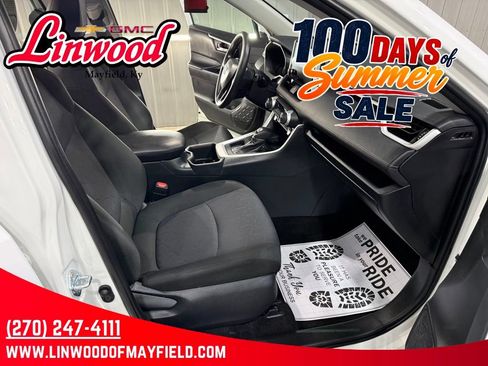 Used 2025 Toyota RAV4 XLE FWD image 26