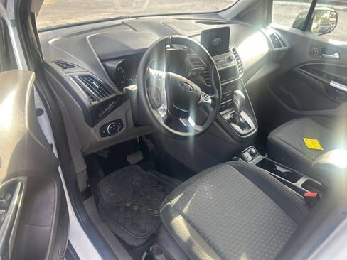 Used 2022 Ford Transit Connect XLT FWD image 2