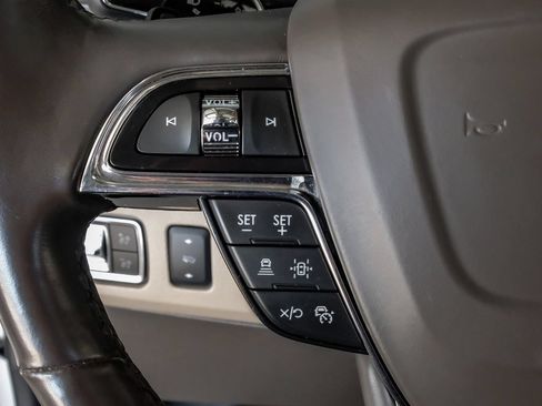 Used 2023 Lincoln Navigator L Reserve AWD/4WD image 16