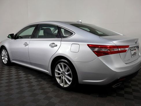 Used 2014 Toyota Avalon Limited FWD image 12