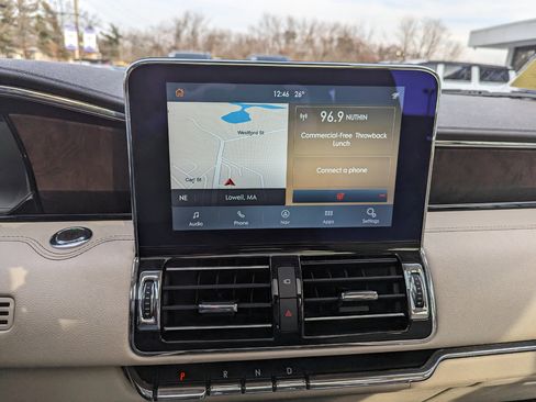 Used 2020 Lincoln Navigator L Reserve w/ Equipment Group 201A Reserve image 19