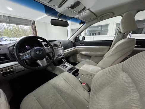 Used 2011 Subaru Outback 2.5i Premium image 20