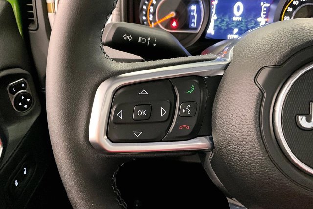 Used 2026 Jeep Wrangler Unlimited Sahara w/ Technology Group AWD/4WD image 26