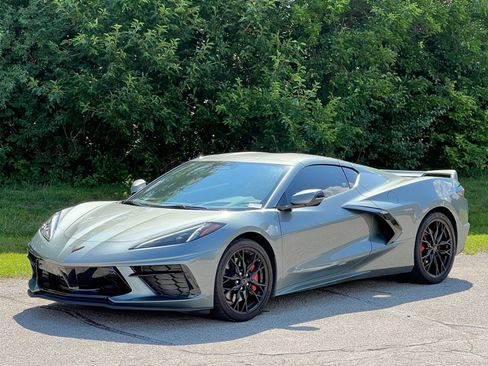 Used 2024 Chevrolet Corvette Stingray Preferred Cpe w/ Z51 Performance Package RWD image 1