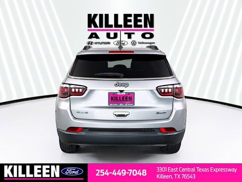 Used 2023 Jeep Compass Latitude AWD/4WD image 7
