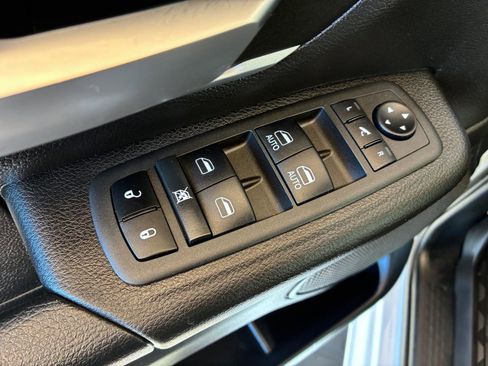 Used 2022 RAM 1500 Big Horn AWD/4WD image 10