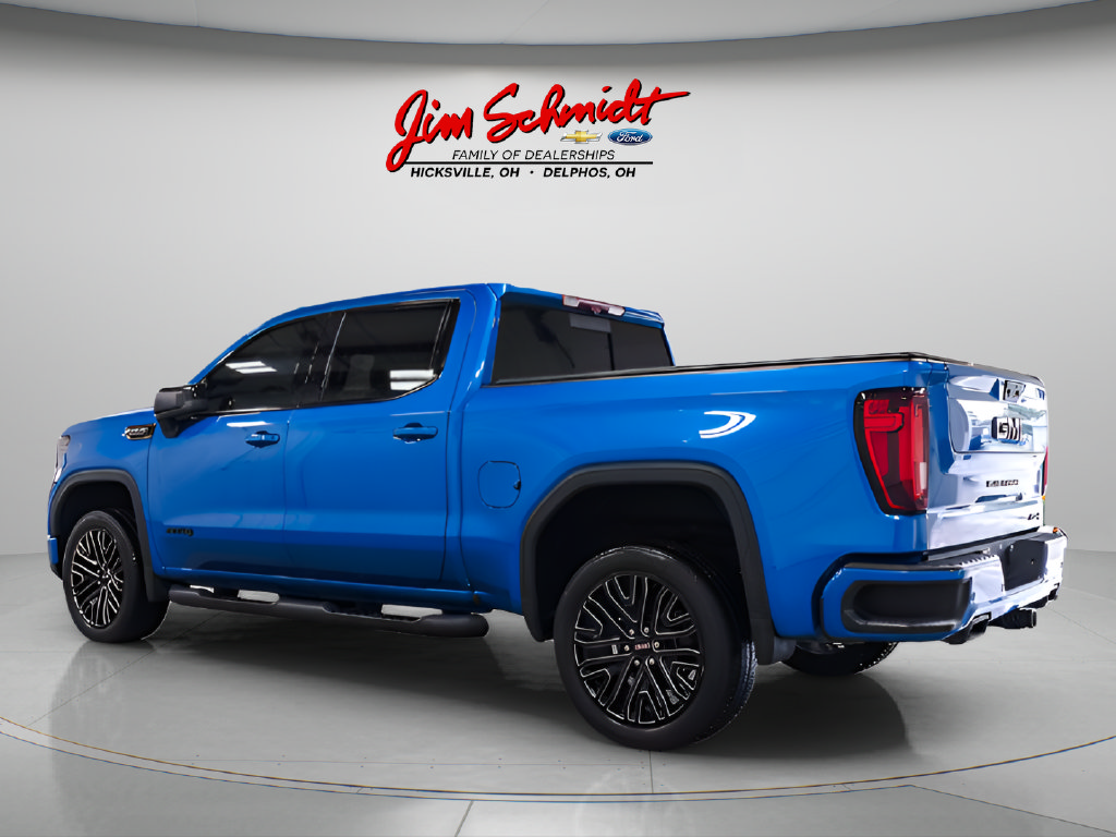 Used 2023 GMC Sierra 1500 AT4 w/ Technology Package AWD/4WD image 4