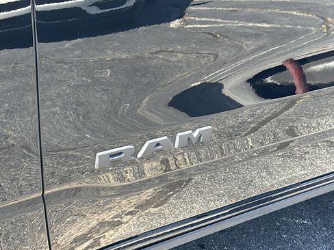 Used 2023 RAM 1500 Laramie AWD/4WD image 15