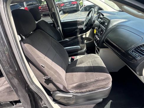 Used 2013 Dodge Grand Caravan SE FWD image 26